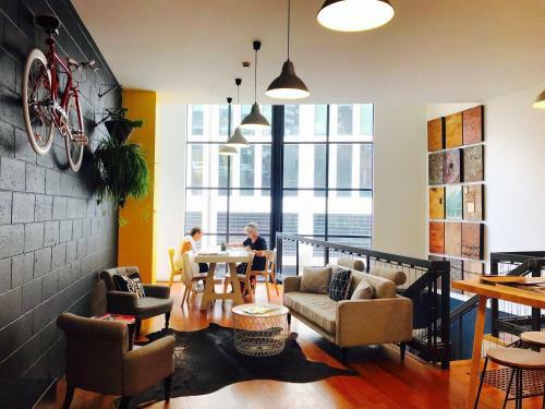 Pensione Hotel Sydney - By 8hotels