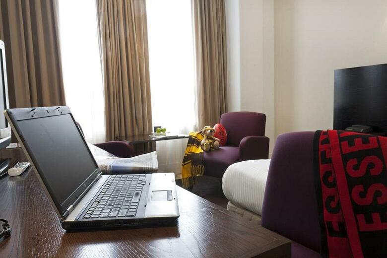 Hotel Causeway