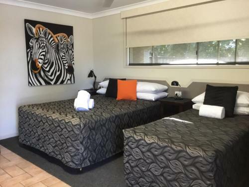 Golden Palms Motor Inn