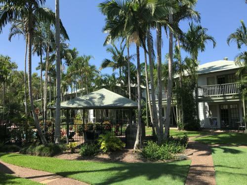 Hotel Coral Beach Noosa Resort