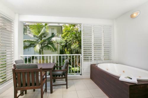 Apartamentos Elysium The Beach Club