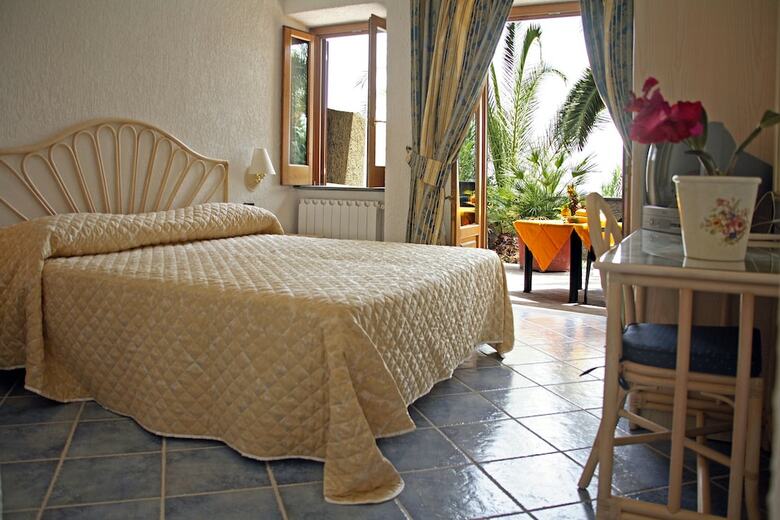 Hotel Punta Chiarito Resort