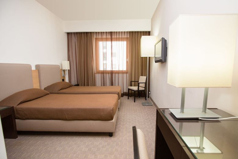 Link Hotel