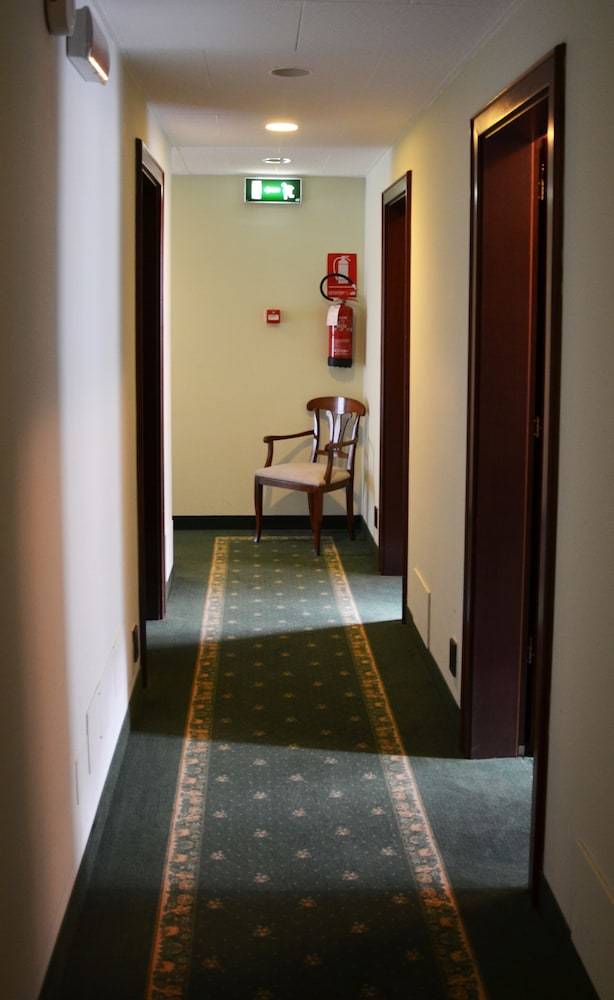 Hotel De La Ville