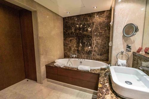 Gulf Hotel Bahrain Convention & Spa