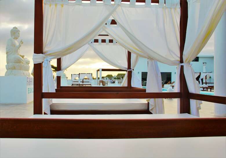 Hotel Livvo Budha Beach