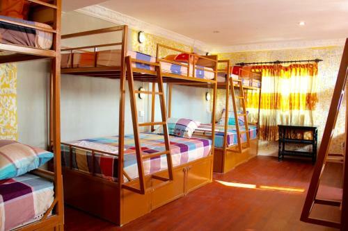 Hostal Pich Guesthouse