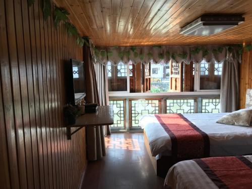 Wuzhen Spring Family Inn