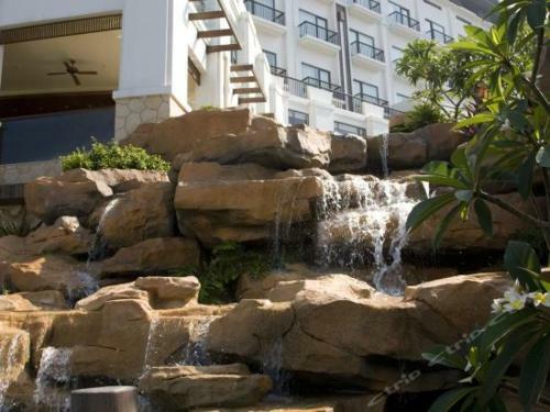 Hotel Golden Bay Resort