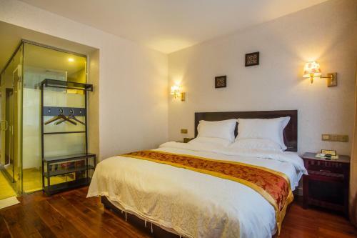 Four Sea Hotel