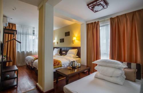 Four Sea Hotel