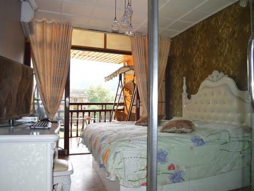 Hostal Lqj Riverside Guest House