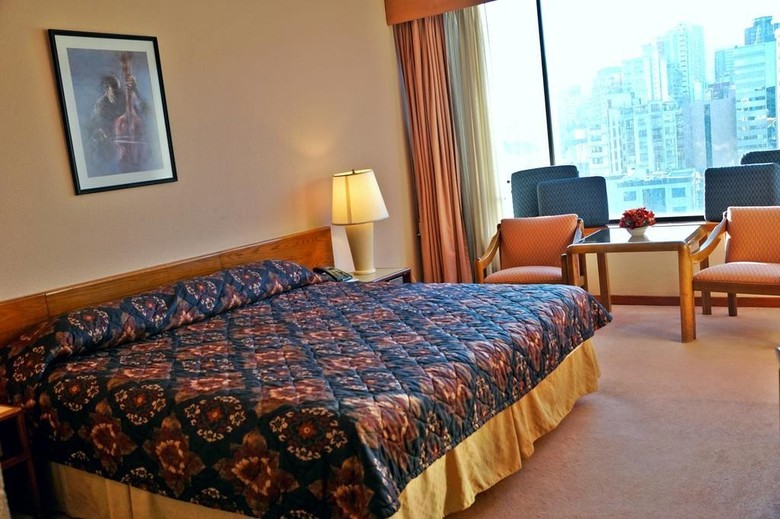 Real Plaza Hotel & Convention Center