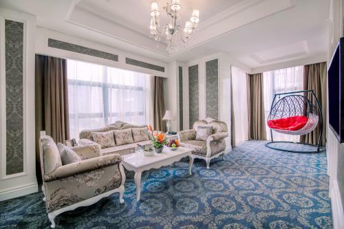 Huachen International Hotel