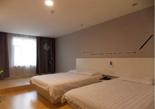 Posada Motel Qingdao Licang Square