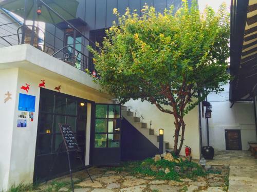 Hostal Dowon Guesthouse