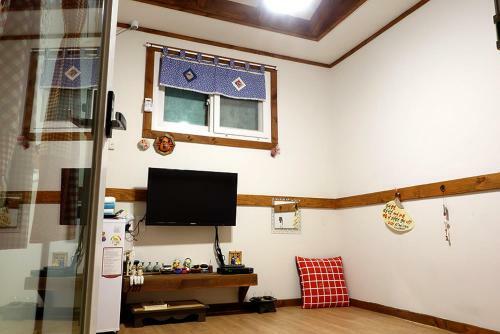 Hostal Inyeon Hanok Guesthouse