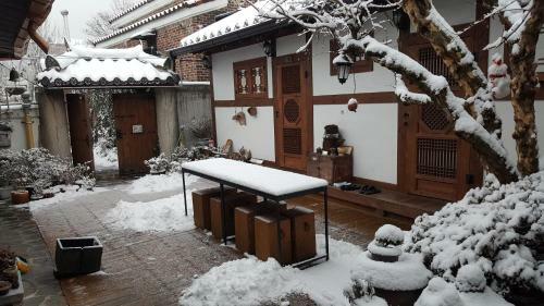 Hostal Inyeon Hanok Guesthouse