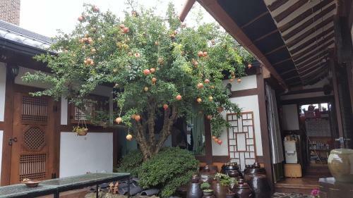 Hostal Inyeon Hanok Guesthouse