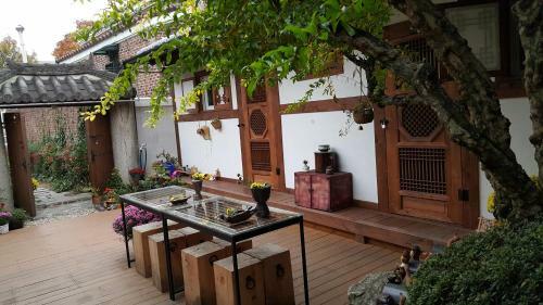 Hostal Inyeon Hanok Guesthouse