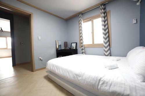 Hostal The Bay Guesthouse