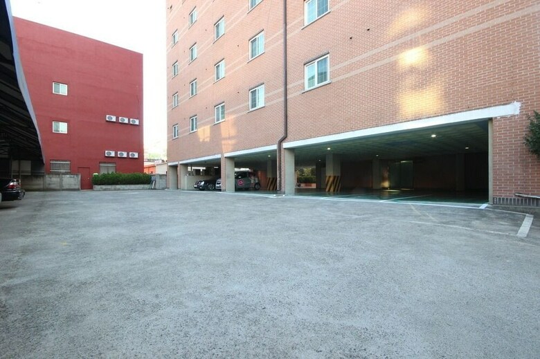Utopia Hotel