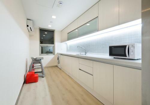 Metro Hotel Myeongdong