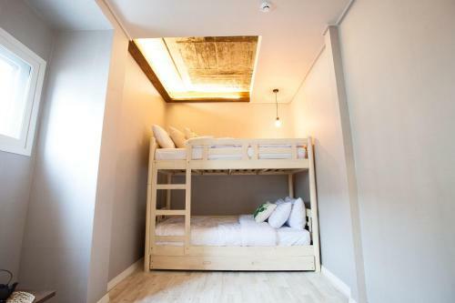 Hostal Daemyung Guesthouse