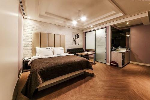 Venice Motel Yonghodong