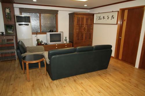 Hostal The Park Guesthouse