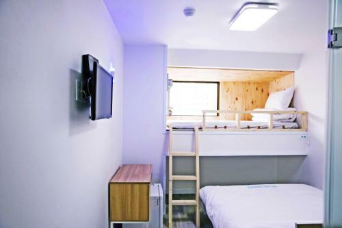 Hostal Road House Myeongdong