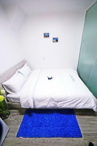 Hostal Road House Myeongdong