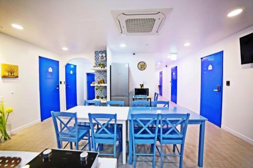 Hostal Road House Myeongdong