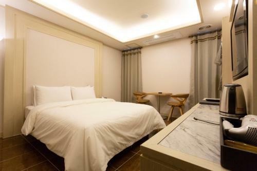 Babylon Hotel