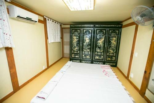 Hostal Bukchonmaru Hanok Guesthouse