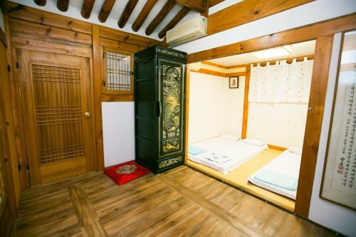 Hostal Bukchonmaru Hanok Guesthouse