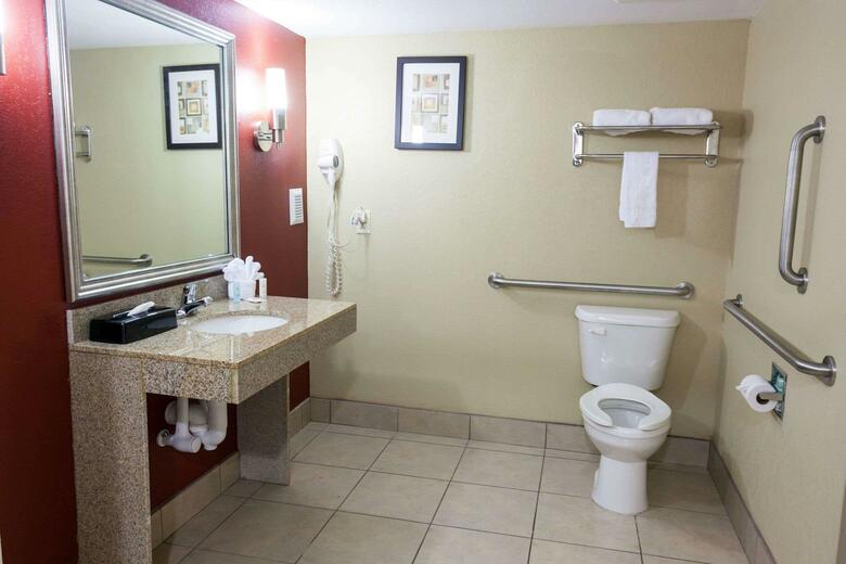 Hotel Baymont Inn & Suites