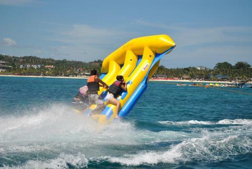 Hotel Surfside Boracay Resort And Spa