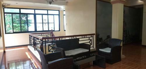 Posada Divine Castle Travelers Inn