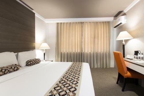 88 Courtyard Hotel
