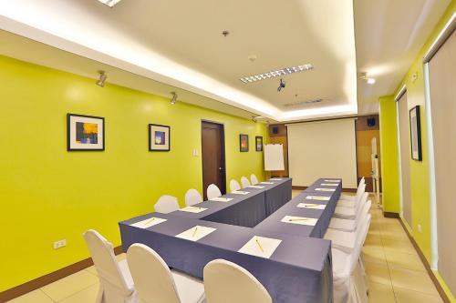 Alpa City Suites Hotel