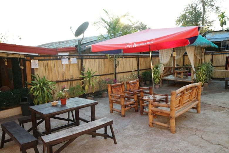 Hostal Coron Guapos Guesthouse