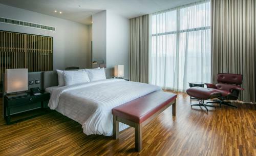 Midori Clark Hotel And Casino