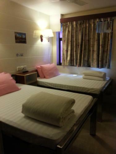 Hostal Sun Shine Guest House