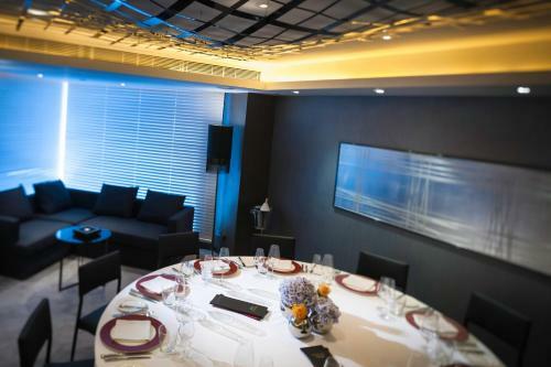 Gateway Hotel, Marco Polo