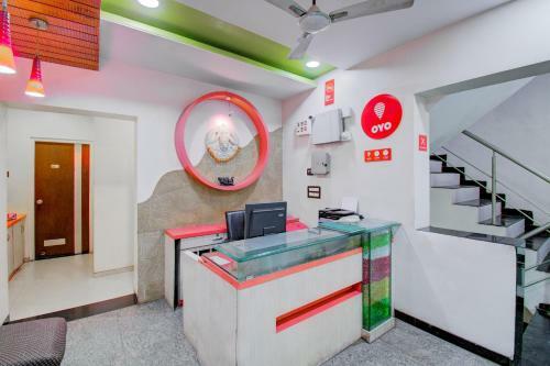Oyo 11548 Hotel Mrunal Palace