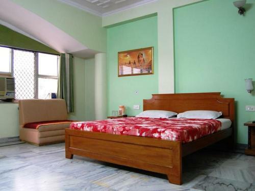 Hotel Madhav Palace