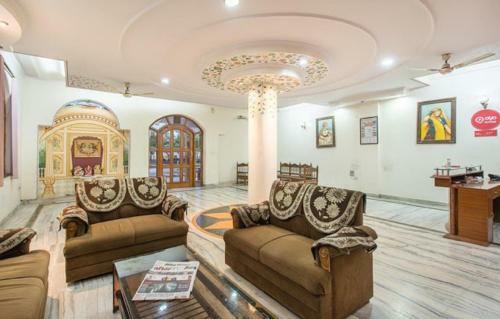 Hotel Madhav Palace