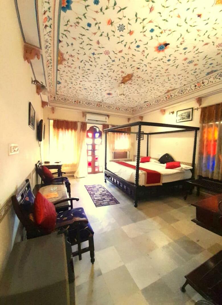 Hotel Sajjan Niwas