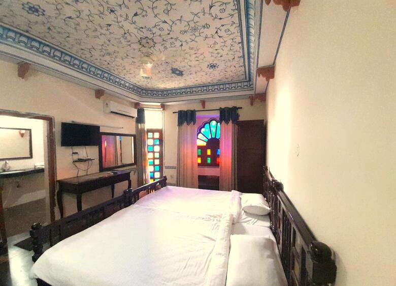 Hotel Sajjan Niwas